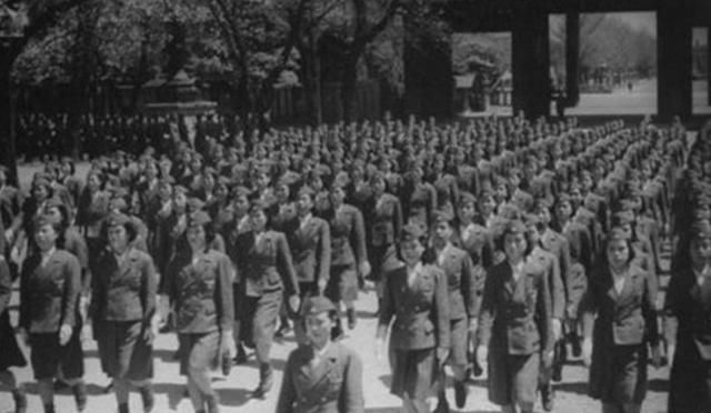 日本军队招女兵为何首先选颜值漂亮女生?背后