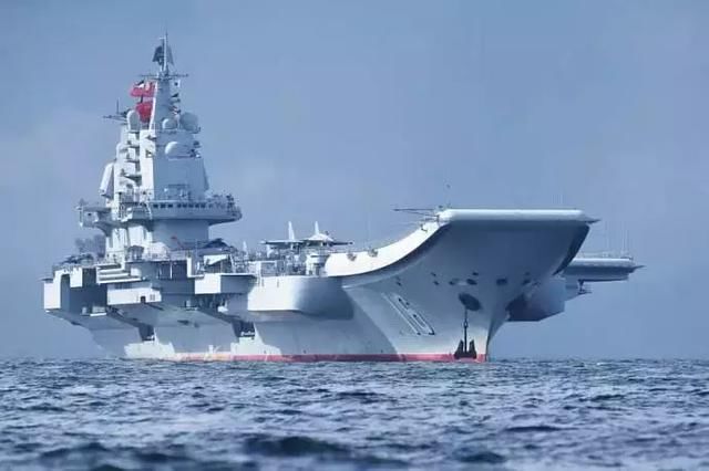 遼寧艦首次曝光滿載殲-15艦載機,航母戰鬥群正式成型!