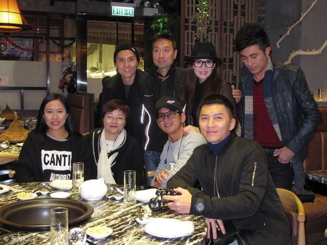 陪领导吃饭时不知道该说什么?最实用的四种敬