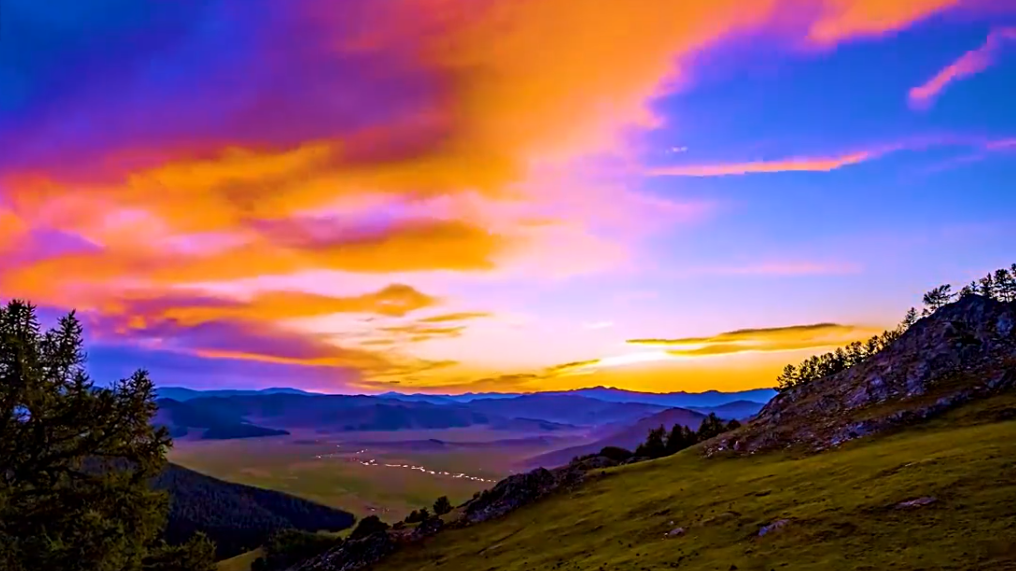 当青绿草原遇上七彩云霞!夏季阿勒泰日出日落美成壁纸 当青绿草原遇上七彩云霞!夏季阿勒泰日出日落美成壁纸