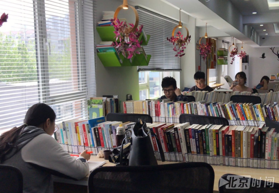 这家“刷脸”图书馆24小时开放 还能手机下单借阅 这家“刷脸”图书馆24小时开放 还能手机下单借阅