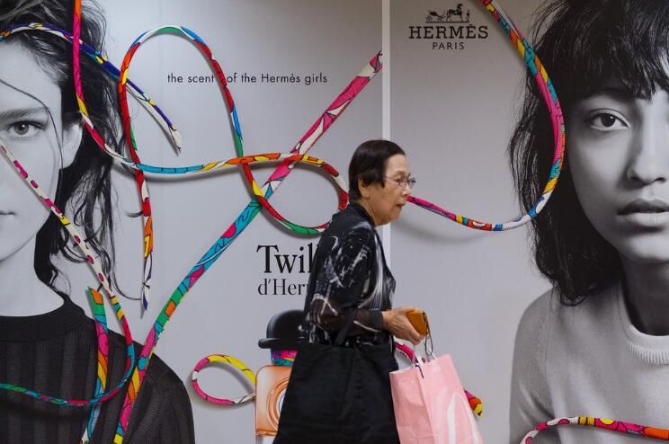 日本街头广告,一看就知道日本服务行业为何发