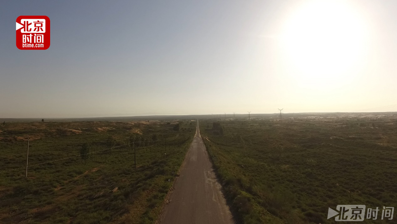 这是一首平凡之路库布其版MV 这里有沙海变