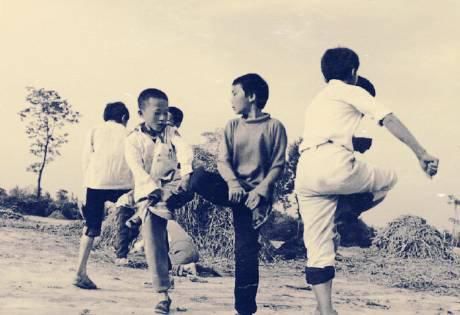 童年时那些有益而有趣的集体游戏活动,你带孩