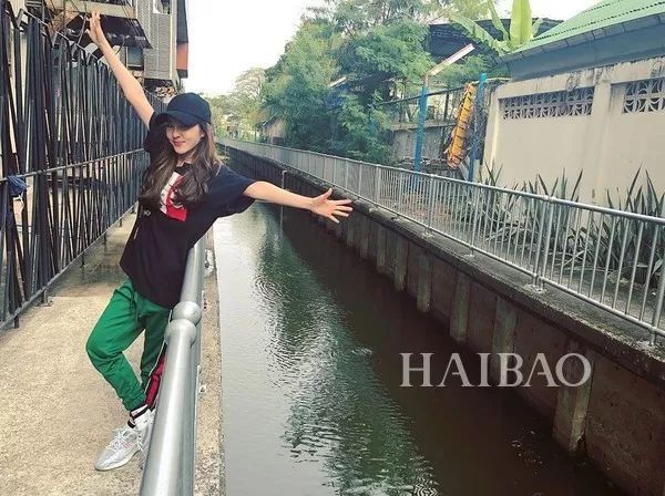 吃惊| 金宣儿P图过度似人偶?允儿旅游照也美逆