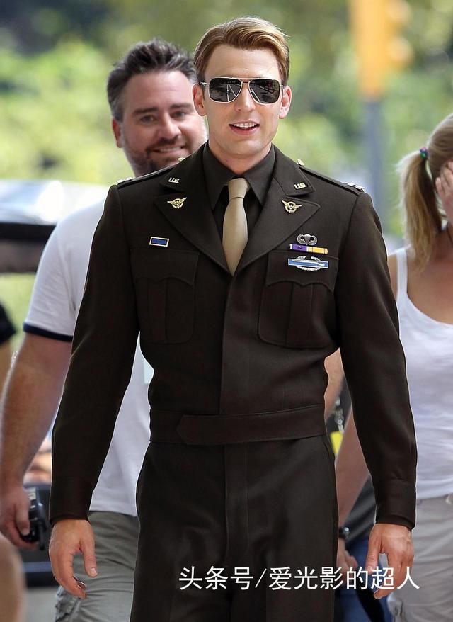 毁三观!复仇者联盟里的美国队长居然演过这