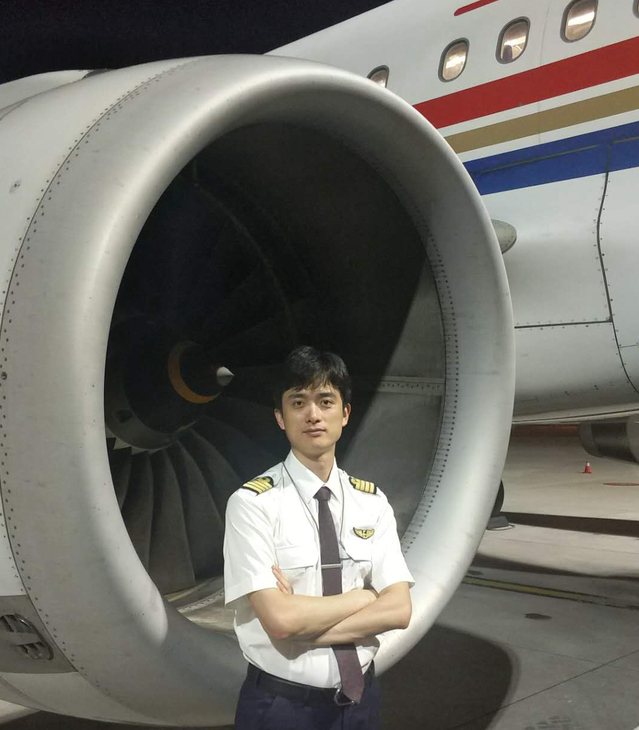 这个机长12年前被武汉人"救出"绵阳,如今他在"飞往武汉"