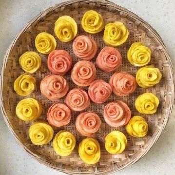 火龙果别直接吃了,做成玫瑰花馒头当早餐,小孩