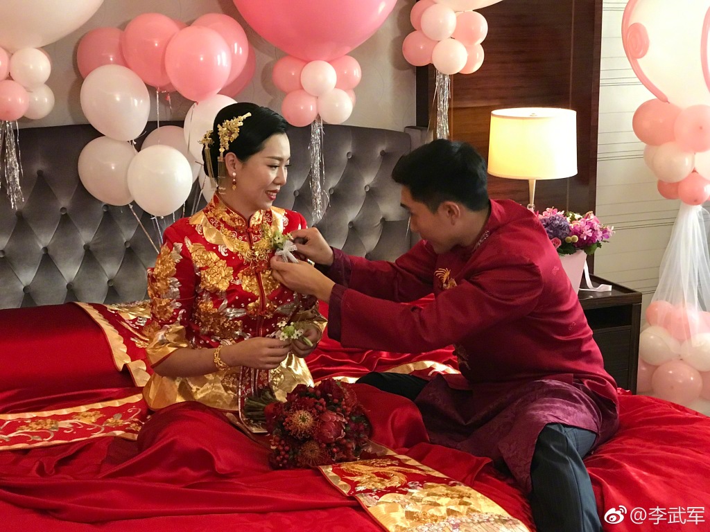 李晓霞大婚 冷面大魔王泪洒婚礼现场