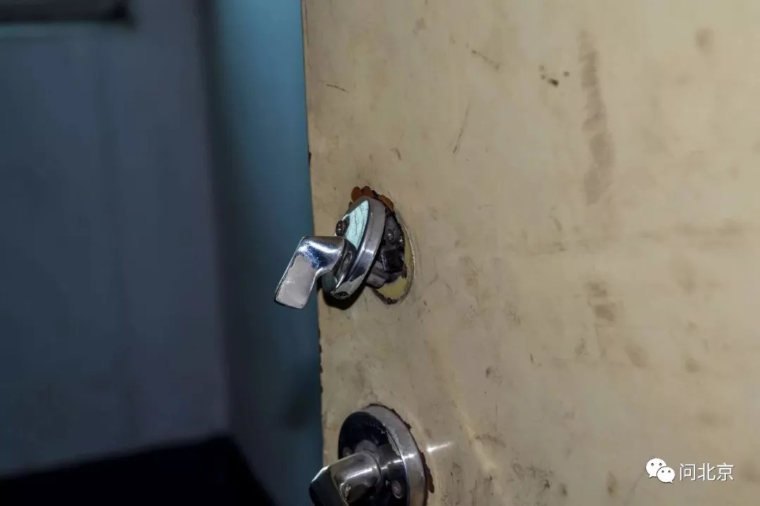 设备层门锁被损坏/当事人供