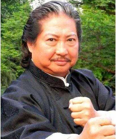 范冰冰真正的靠山, 成龙和向华强都礼让三分, 连