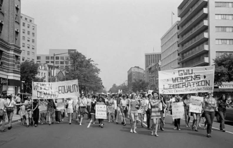 由于疗效太好 人们甚至给这它起了一个亲切的名字 反应停 截至1960