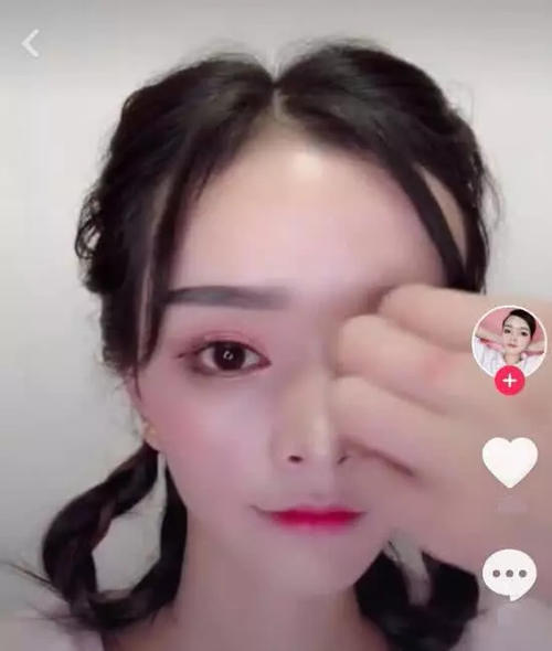 抖音又一萝莉火了,被粉丝要求卸妆后,网友吐槽
