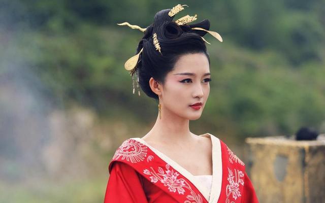 《楚乔传》李沁红衣极尽妖冶 魏贵妃为救元淳饮毒酒