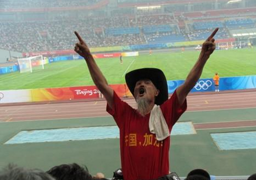 65岁他终见抗韩成功 为国足他散尽家财妻离子散 65岁他终见抗韩成功 为国足他散尽家财妻离子散