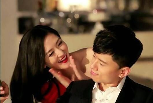 谢娜晒两个宝宝照片,何炅撒娇,李维嘉让张杰无