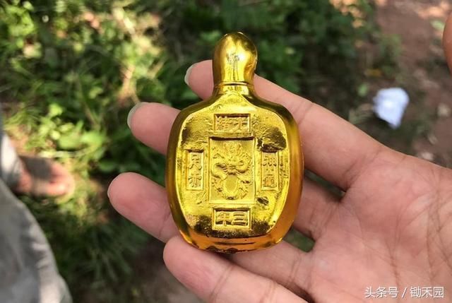 农村又有新骗局,不入户,只对农田里干活的农民