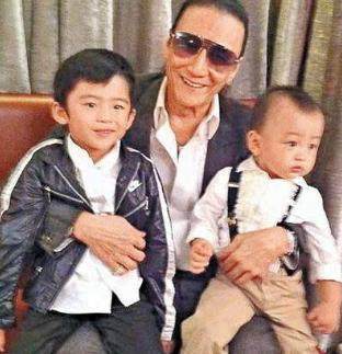 谢霆锋不同意张柏芝给孩子改姓,谢贤的回答却