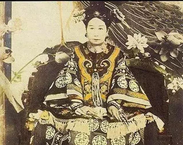 演员奚美娟,高龄产子仍留不住丈夫的心,离婚后