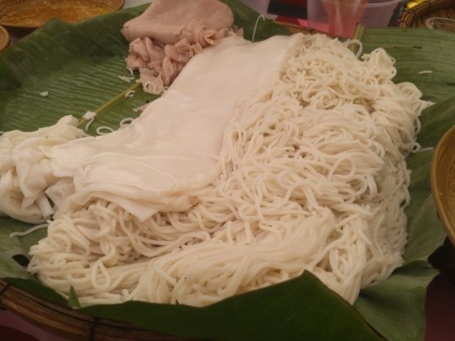 勐海烤鸡嘴里飞 傣族米线口水追~西双版纳上演