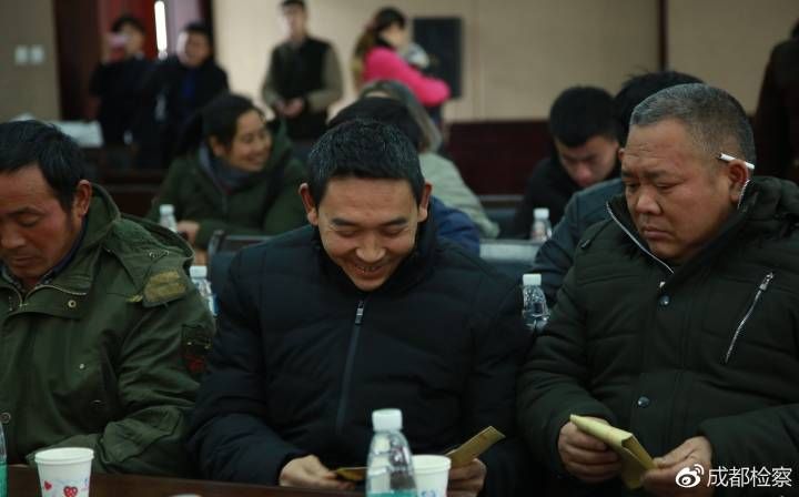 简阳市检察院首次就拒不支付劳动报酬案举行农