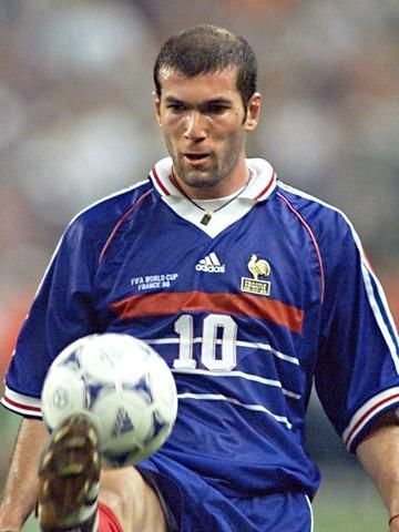 世界足坛最近20年名气最大的10大球星,C罗仅