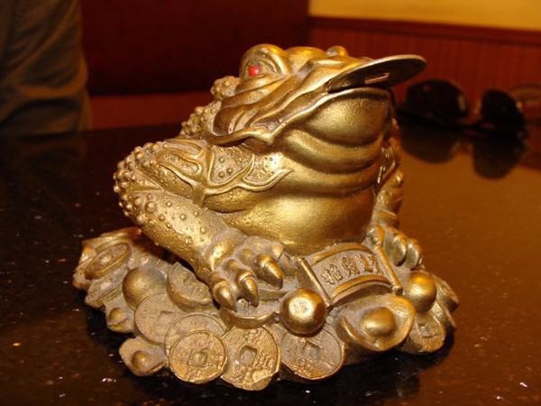 金蟾催财的速度比较快,因为这是刘海降服的妖,所以这个催财起来快