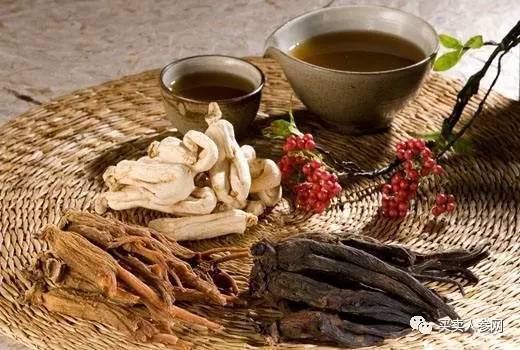 熬夜危害大!红参茶代替咖啡因饮料,消除熬夜