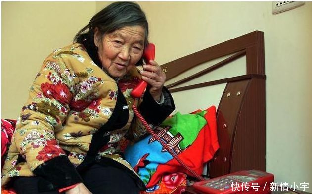 离婚8个月后我复婚,路上接到婆婆电话,我笑着