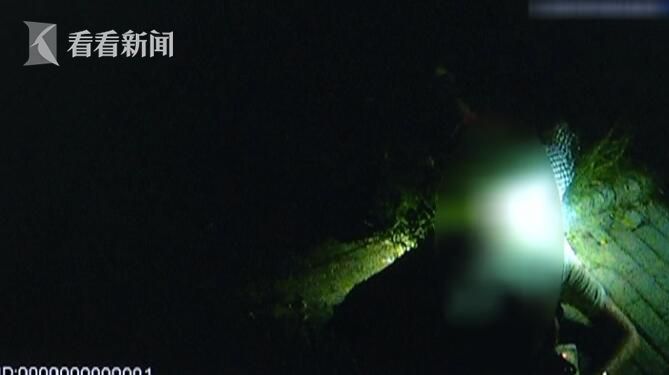 女生酒后惨遭朋友强奸丢弃草丛里:以为她不会报警