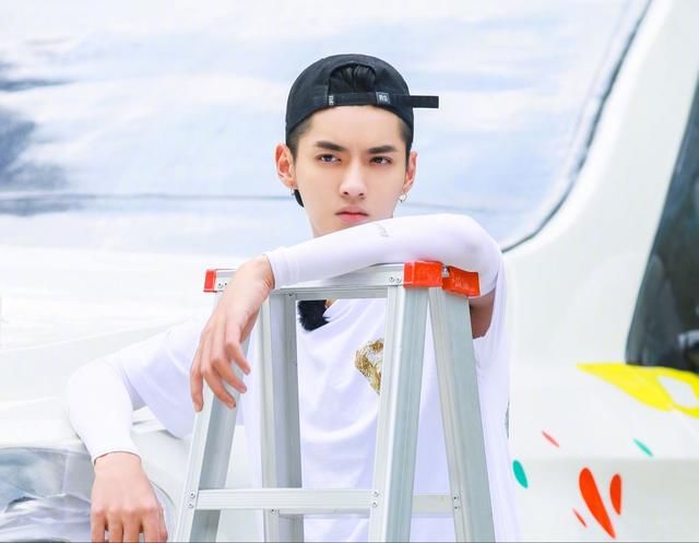 赵丽颖娱乐圈中迷弟们,一个帅过一个,你最期待