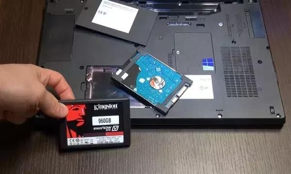 特朗普下令否决博通收购高通交易;AMD 2018年