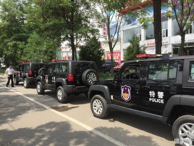 北汽bj40被采购当警车,动力不俗,国产牧马人,堪称北汽最帅suv