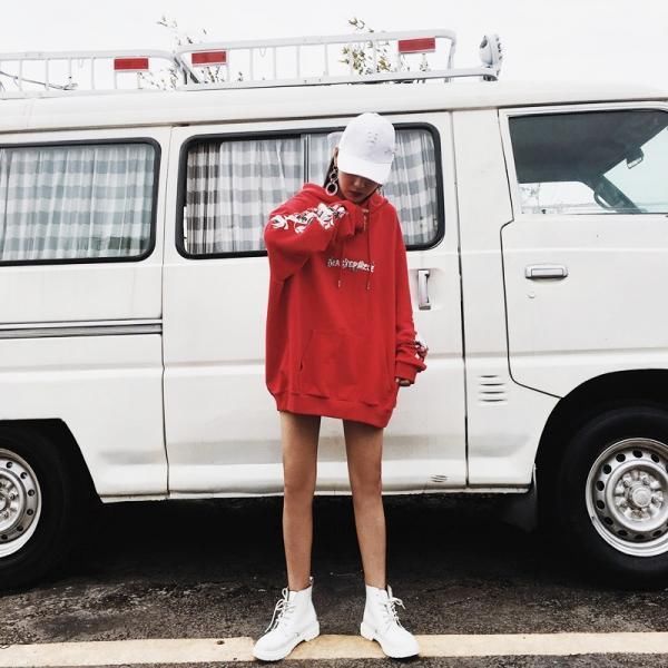 红色卫衣适合什么人穿,适合什么肤色?