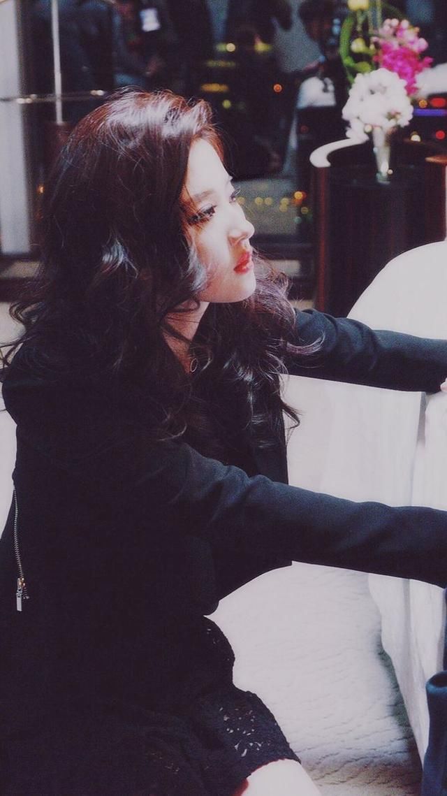 刘亦菲的现代造型不漂亮?那是因为你没有见过