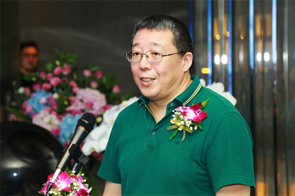 中国医药质量管理协会副会长吴彪表示:"一个行业的发展离不开专家