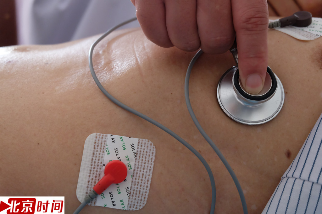 中国医生的一天:当心脏停止跳动瞬间的救世主