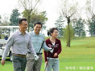 37岁亿万富豪热爱拍戏,跑龙套也无妨,张嘉译去