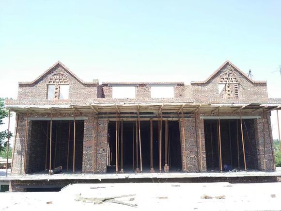 城里人奋斗一辈子只为水泥盒子般大小的房子,