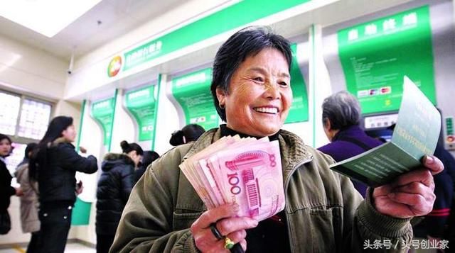 农民买新型农村保险还是城镇职工社会保险好?