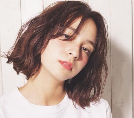 2018女生短发烫发流行款图片 短发怎么烫年轻