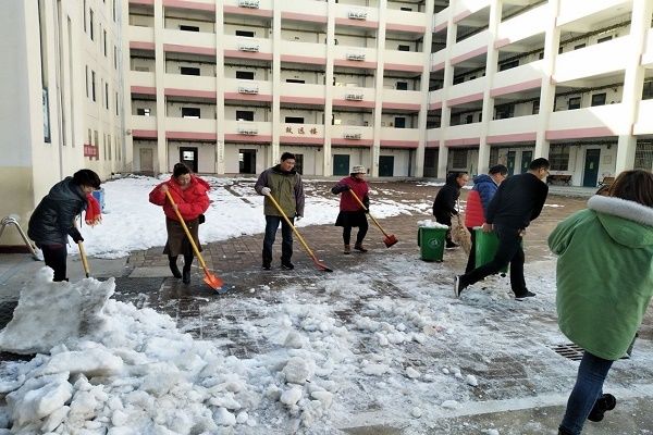 合师院附小:积极应对雨雪天气 携手打造平安校