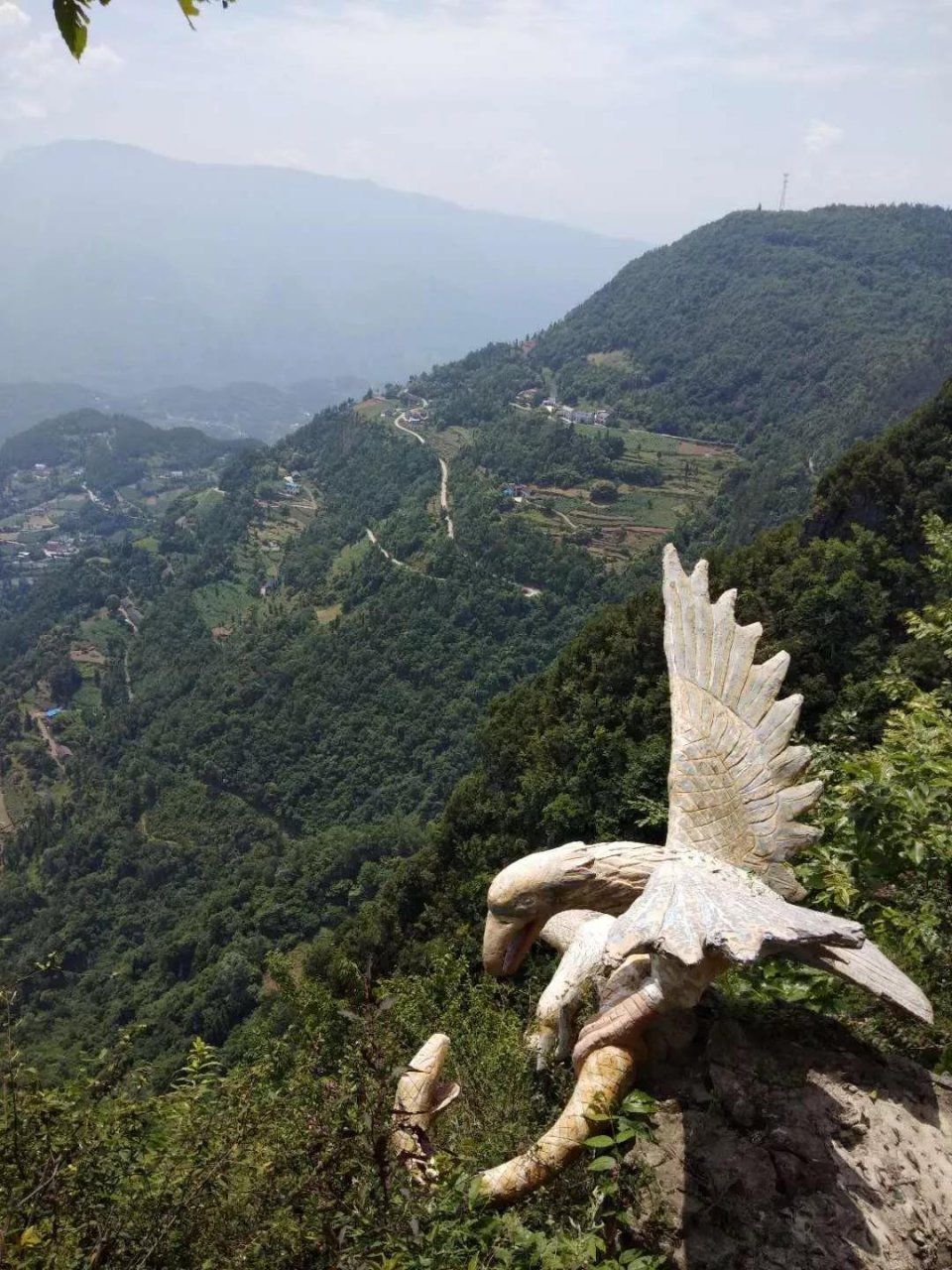 恩施巴东县的昔日贫困村变身旅游村,不信你来