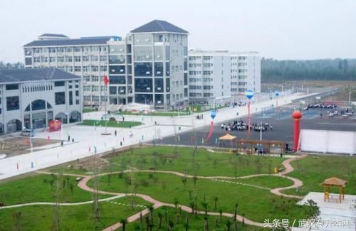 中国这几所大学不是211,不是985,录取分数超2