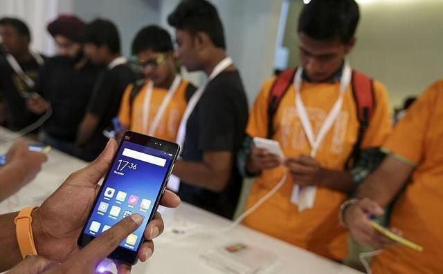 穷人用小米,富人玩华为,小米内部员工:我们都是