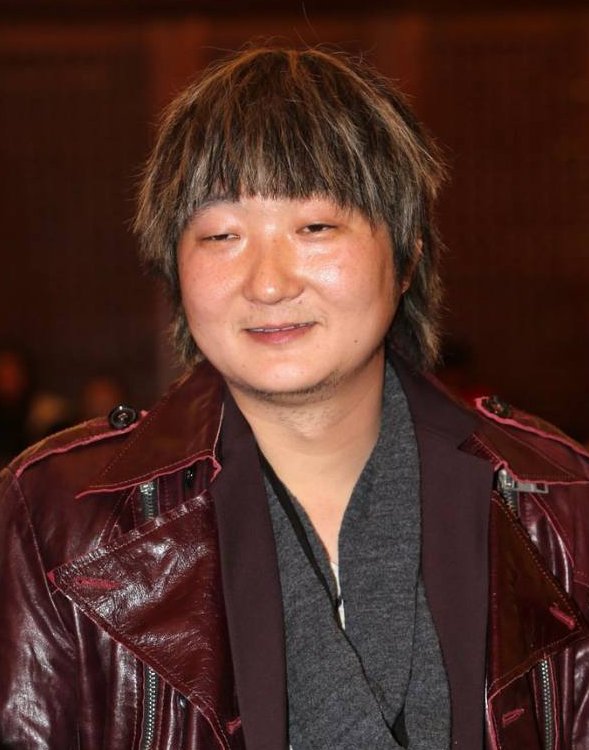 他曾是董洁前夫,40岁出席活动已是头发花白,如今成这样了