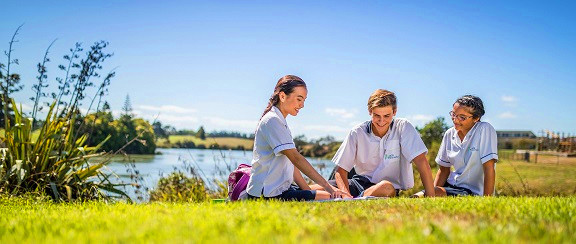 陪读妈妈热播 那么新西兰监护人签证到底是啥