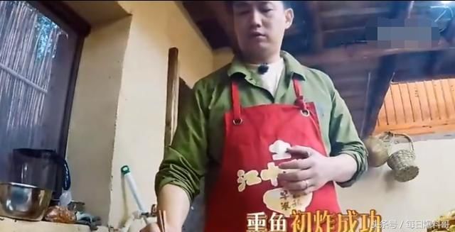 迪丽热巴新综艺开播网友叫好 黄磊点名邀请何