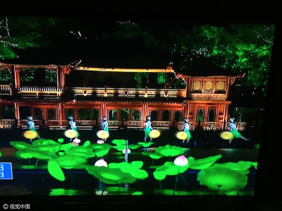 这次演出地点在岳庙对面，就是《印象西湖》原来的演出场地。《印象西湖》是张艺谋团队“印象系列”之一，张艺谋并不满足过往的创作，“仅保留了《印象西湖》最后的一个机械装置和一个撩水的动作，其他的全都是新的节目。”