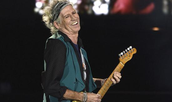 滚石乐队吉他手凯西-理查兹(keith richards)公开批评了当今的流行